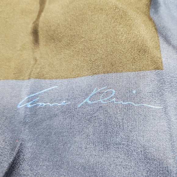 Vintage Anne Klein Blue and Gold Geometric Crest Scarf. 100% Silk. 34" x 34" - Picture 2 of 7